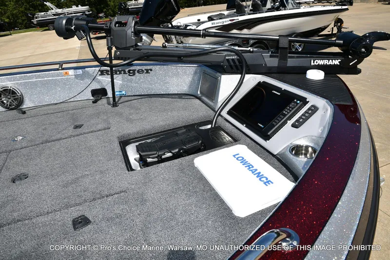 Slide: The Image of Ranger 621FS Pro Lowrance Equipped 2025 - 5