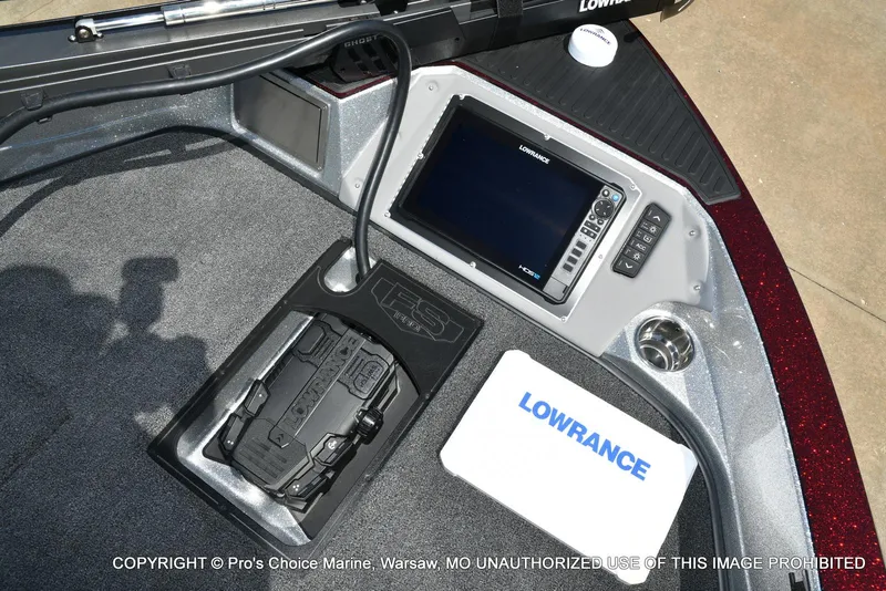 Slide: The Image of Ranger 621FS Pro Lowrance Equipped 2025 - 50