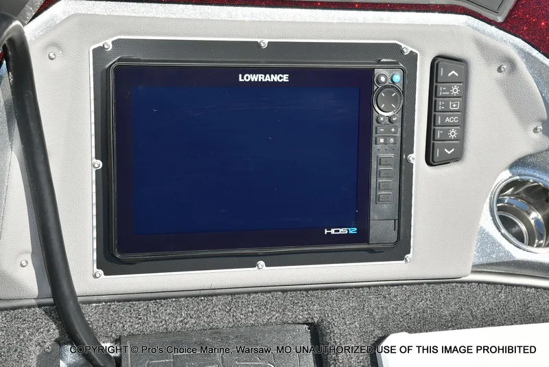 Slide: The Image of Ranger 621FS Pro Lowrance Equipped 2025 - 51