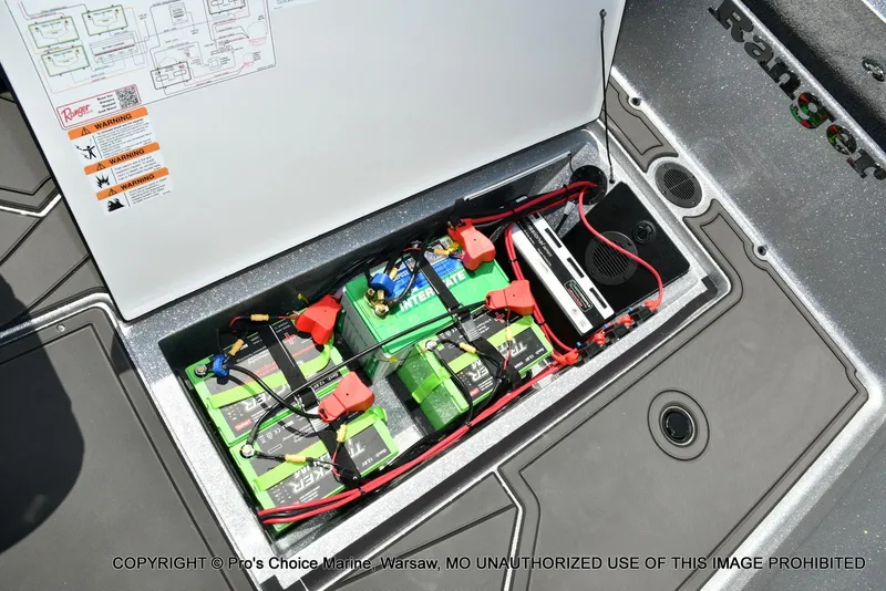 Slide: The Image of Ranger 621FS Pro Lowrance Equipped 2025 - 55