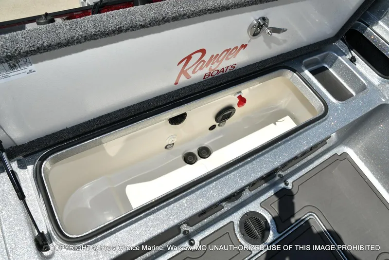 Slide: The Image of Ranger 621FS Pro Lowrance Equipped 2025 - 63