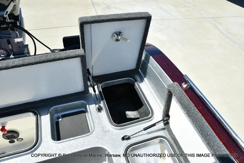 Slide: The Image of Ranger 621FS Pro Lowrance Equipped 2025 - 64