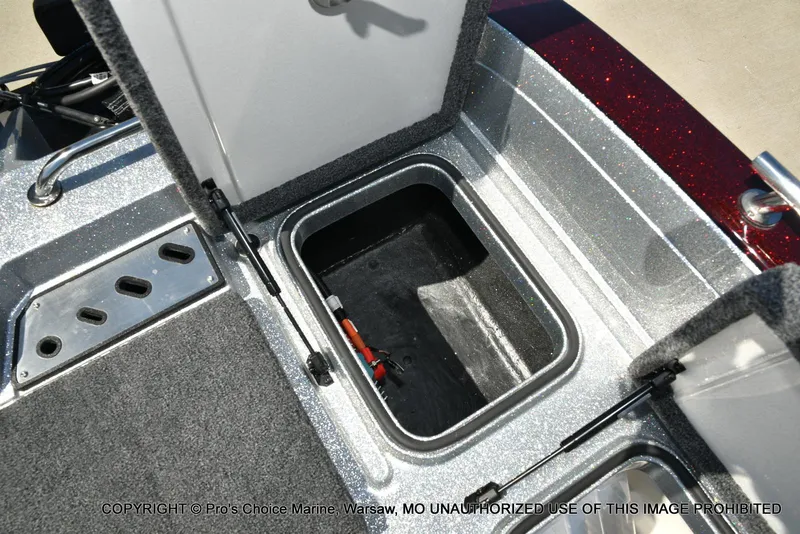 Slide: The Image of Ranger 621FS Pro Lowrance Equipped 2025 - 65