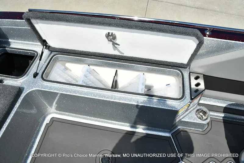 Slide: The Image of Ranger 621FS Pro Lowrance Equipped 2025 - 66