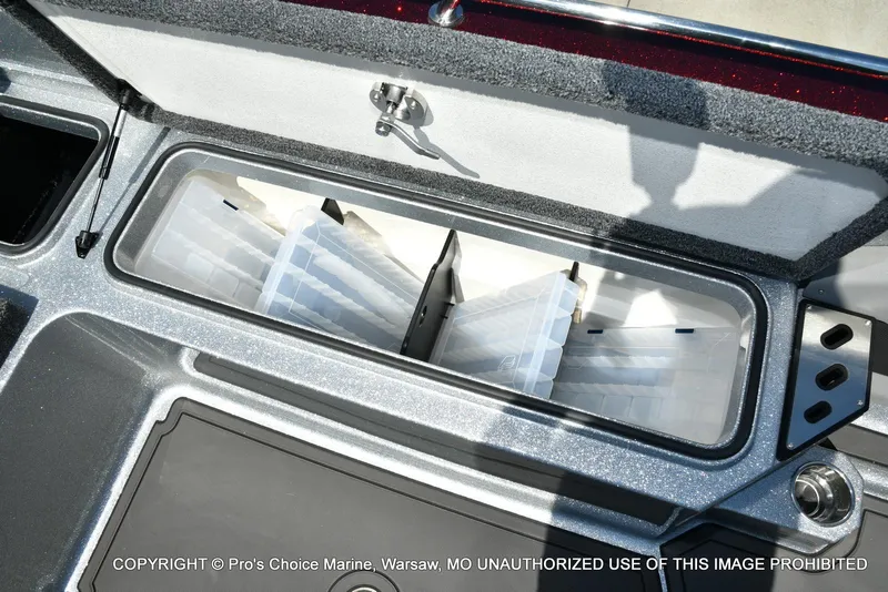 Slide: The Image of Ranger 621FS Pro Lowrance Equipped 2025 - 67