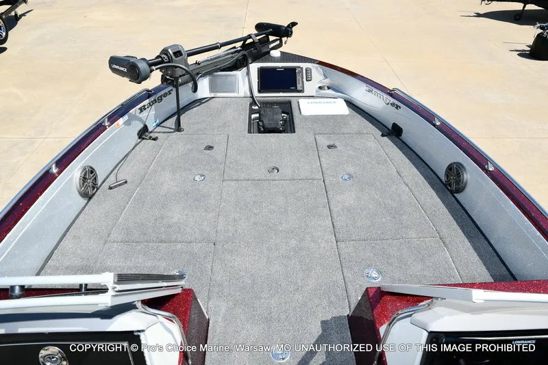 Slide: The Image of Ranger 621FS Pro Lowrance Equipped 2025 - 7