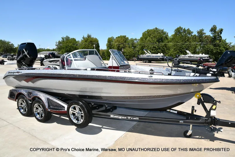 Slide: The Image of Ranger 621FS Pro Lowrance Equipped 2025 - 71