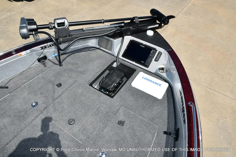 Slide: The Image of Ranger 621FS Pro Lowrance Equipped 2025 - 8