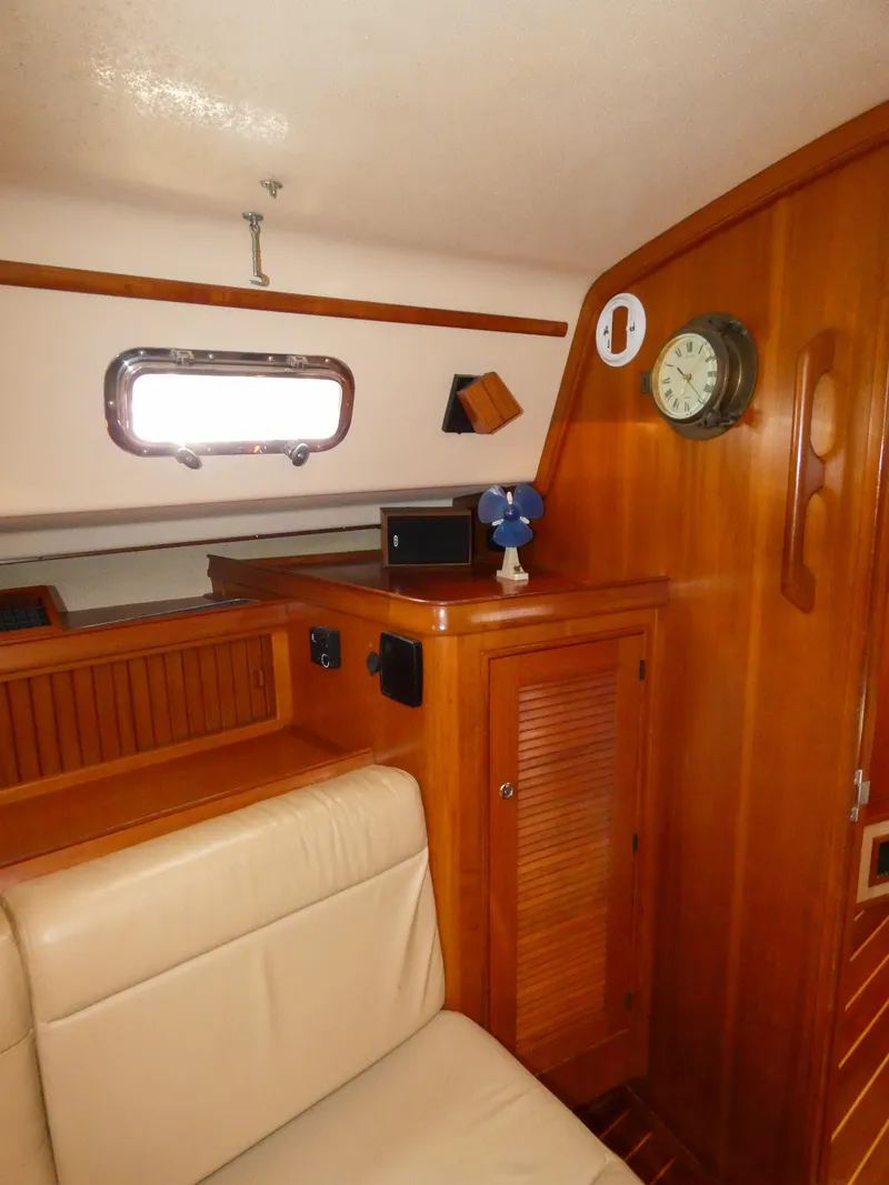 Slide: The Image of Main Salon Port - 13