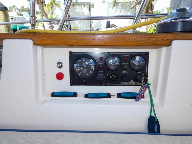 Slide: The Image of Dashboard of a 2002 Island Packet 420 yacht. - 25