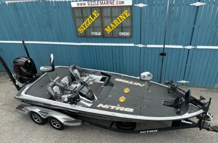 Slide: The Image of 2023 Nitro Z21 XL boat at Sizzle Marine, Ohio dealership. - 8