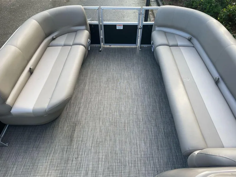 Slide: The Image of Ranger Reata 200C 2024 - 61