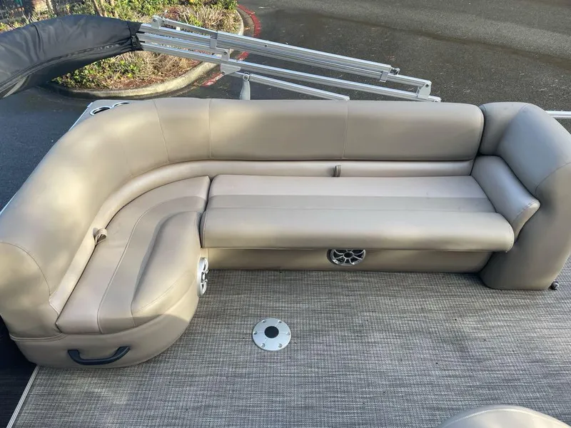 Slide: The Image of Ranger Reata 200C 2024 - 62