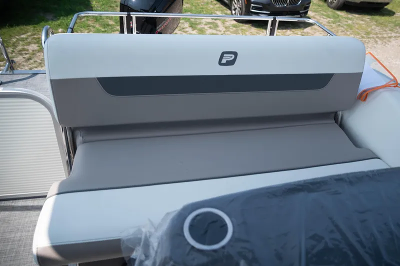 Slide: The Image of Princecraft Vectra 21 RL - 13