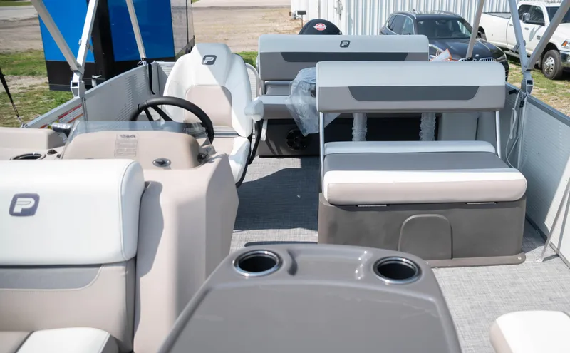 Slide: The Image of Princecraft Vectra 21 RL - 14