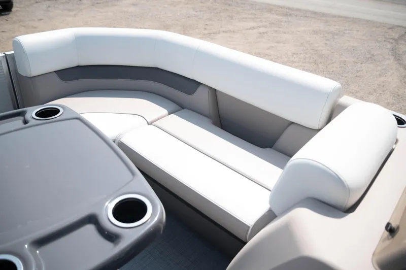 Slide: The Image of Princecraft Vectra 21 RL - 15