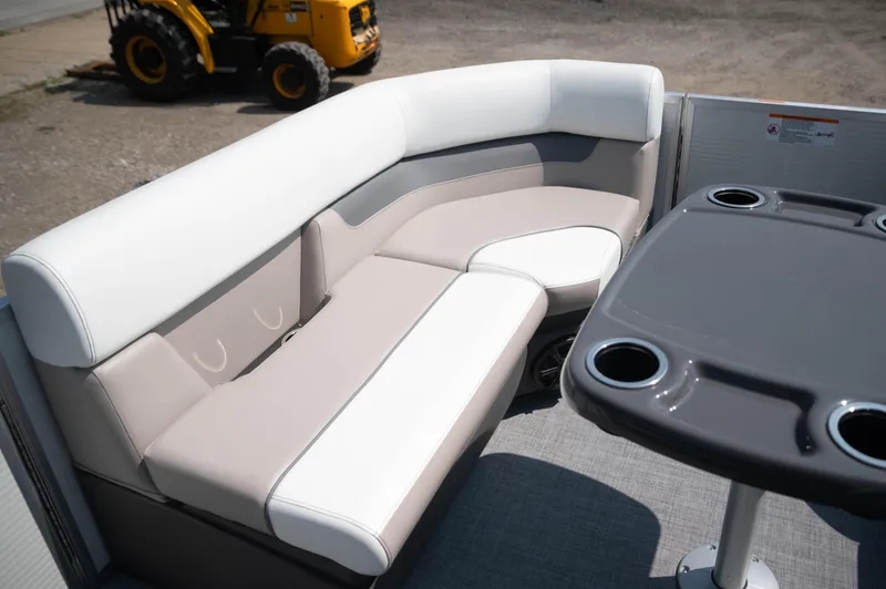 Slide: The Image of Princecraft Vectra 21 RL - 16