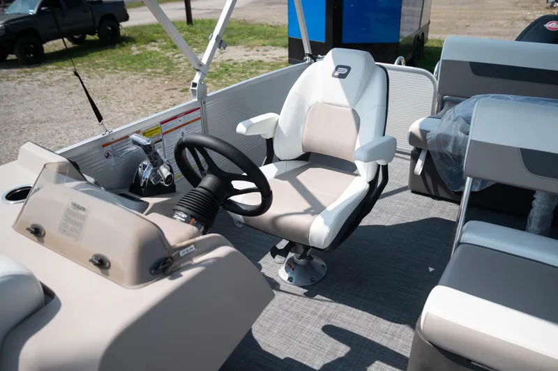 Slide: The Image of Princecraft Vectra 21 RL - 17