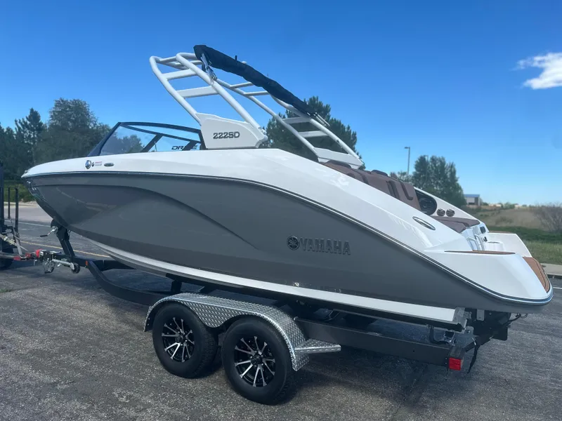 Slide: The Image of 2025 YAMAHA 222SD - 2