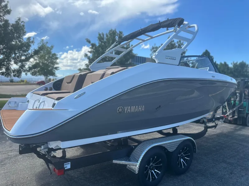 Slide: The Image of 2025 YAMAHA 222SD - 4