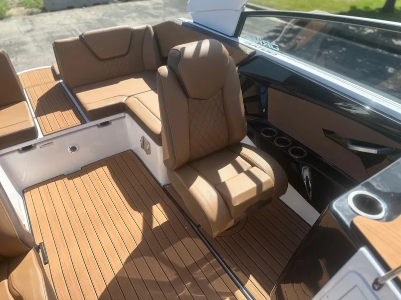 Slide: The Image of 2025 YAMAHA 222SD - 9