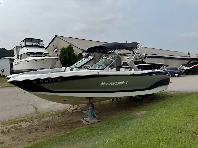 The Image of MasterCraft X26 2020 - 1