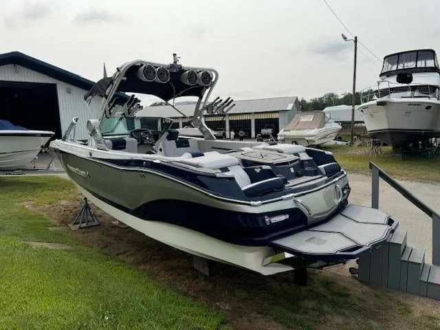 Slide: The Image of MasterCraft X26 2020 - 4