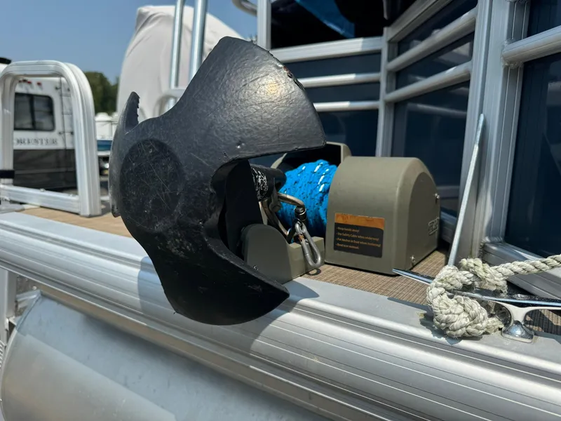 Slide: The Image of 2020 Tracker FISHIN 22 BARGE DLX with anchor and rope on deck. - 3