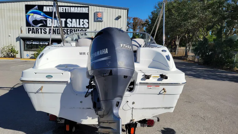 Slide: The Image of 2018 Hurricane SUNDECK 217 boat with Yamaha engine at boat sales service center. - 4