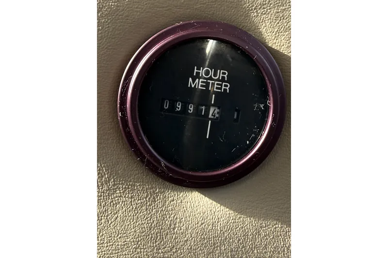 Slide: The Image of Hour meter reading 9914 on 1996 Bayliner 3388 Command Bridge Motoryacht. - 35