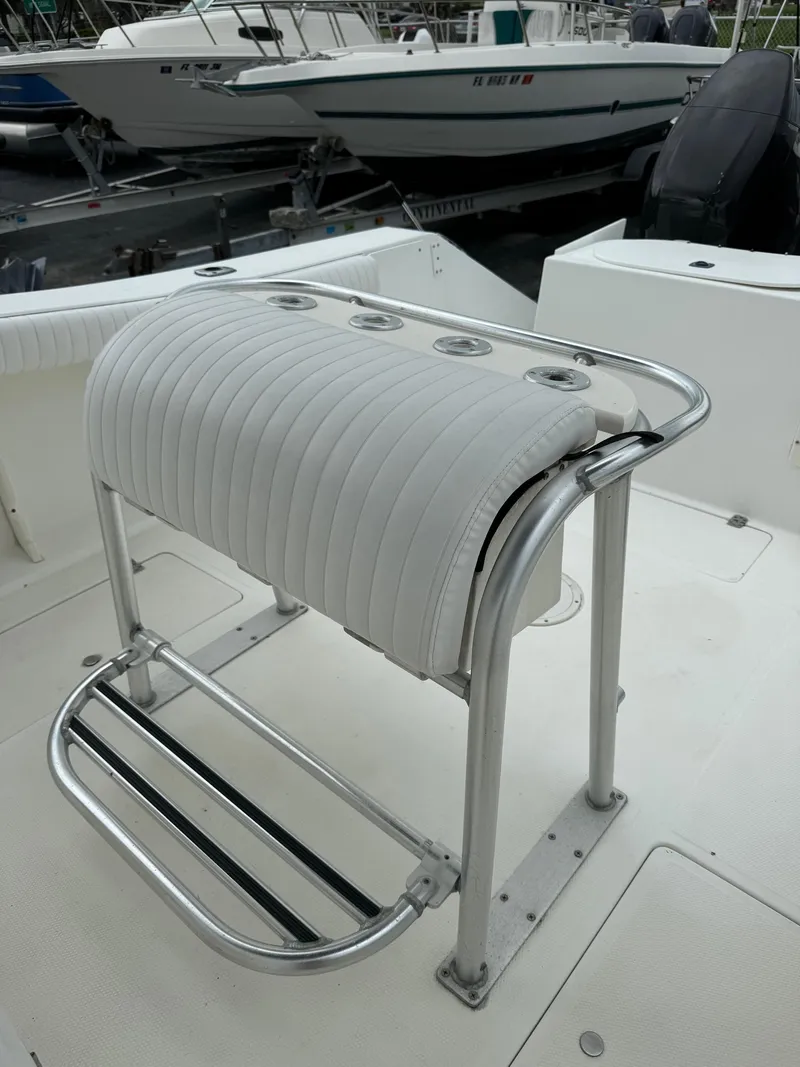 Slide: The Image of Mako 252 Center Console 1999 - 18