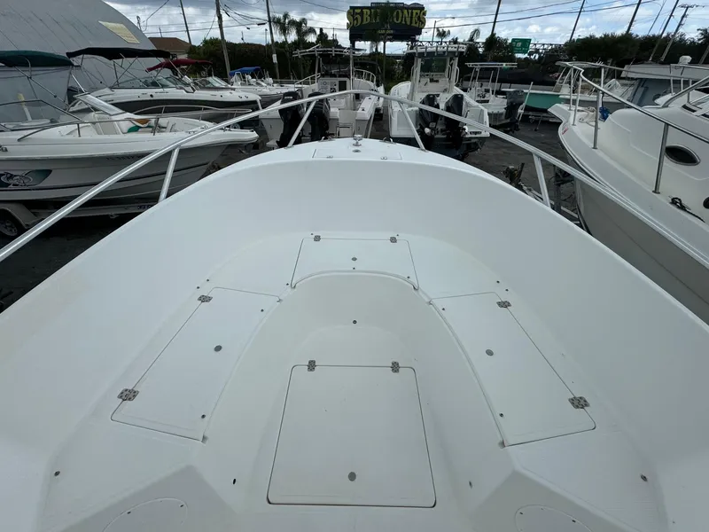 Slide: The Image of Mako 252 Center Console 1999 - 19