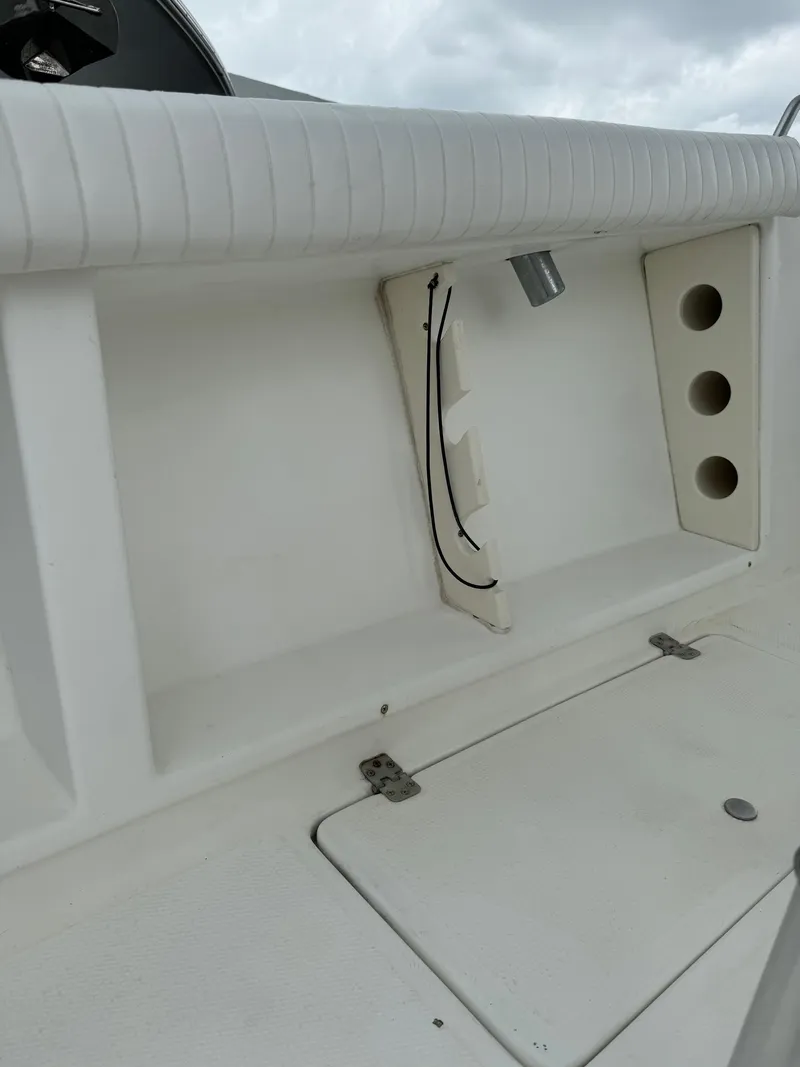 Slide: The Image of Mako 252 Center Console 1999 - 36