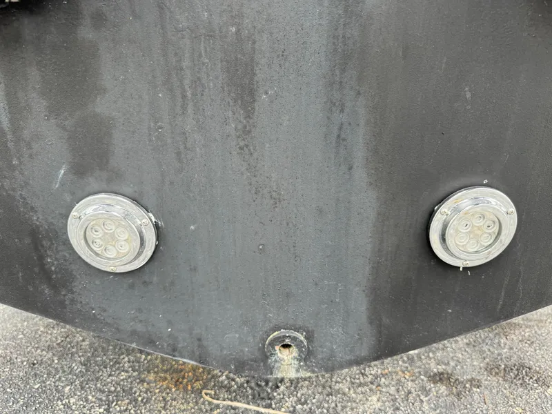 Slide: The Image of Mako 252 Center Console 1999 - 38