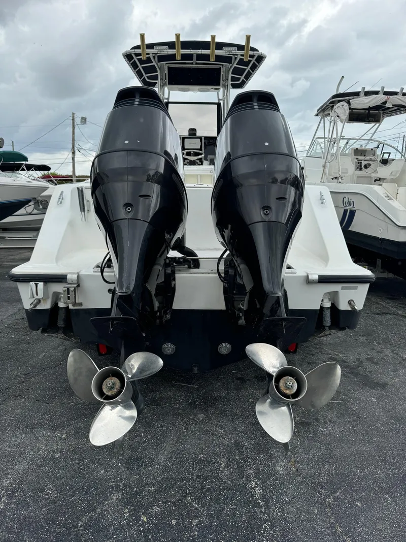 Slide: The Image of Mako 252 Center Console 1999 - 40