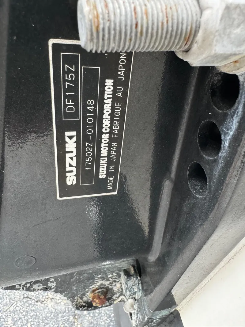 Slide: The Image of Mako 252 Center Console 1999 - 42