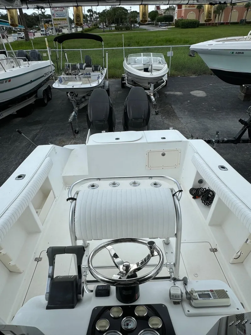 Slide: The Image of Mako 252 Center Console 1999 - 7