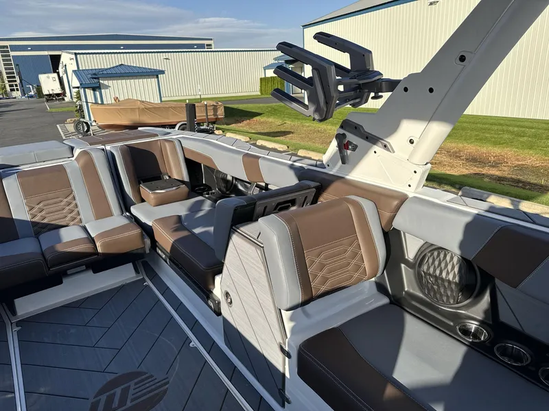 Slide: The Image of Malibu 26 LSV 2025 - 14