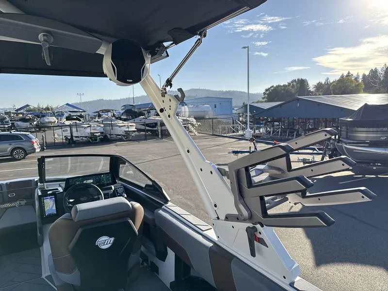 Slide: The Image of Malibu 26 LSV 2025 - 16