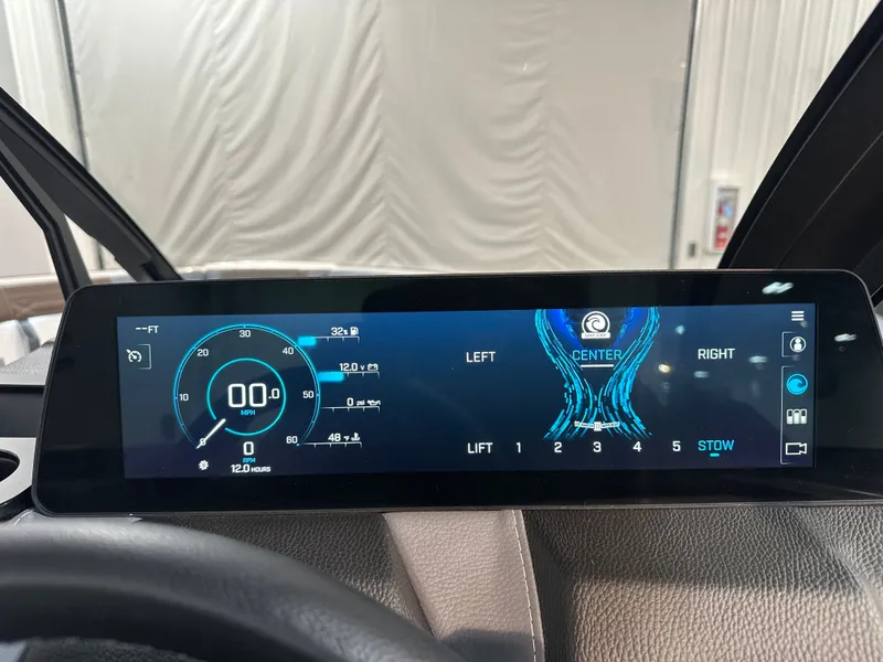 Slide: The Image of Malibu 26 LSV 2025 - 21