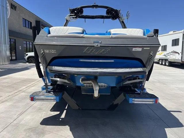 Slide: The Image of Tigé 23ZX 2020 - 7