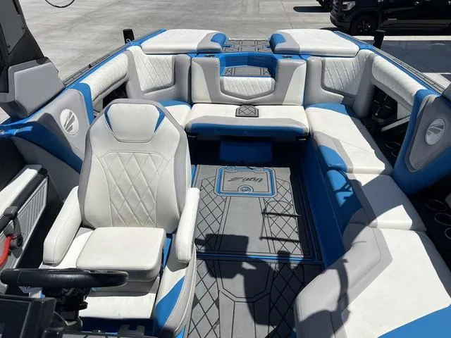 Slide: The Image of Tigé 23ZX 2020 - 8