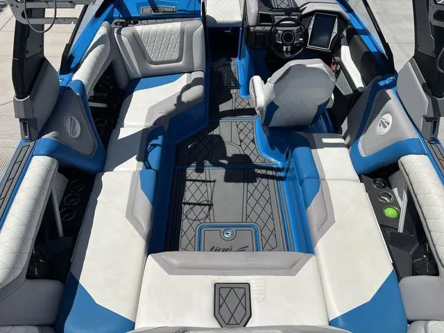 Slide: The Image of Tigé 23ZX 2020 - 9