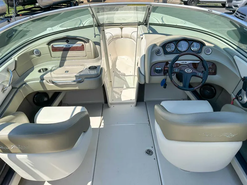 Slide: The Image of Sea Ray 220 Select 2006 - 11