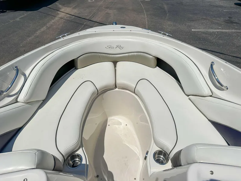 Slide: The Image of Sea Ray 220 Select 2006 - 12