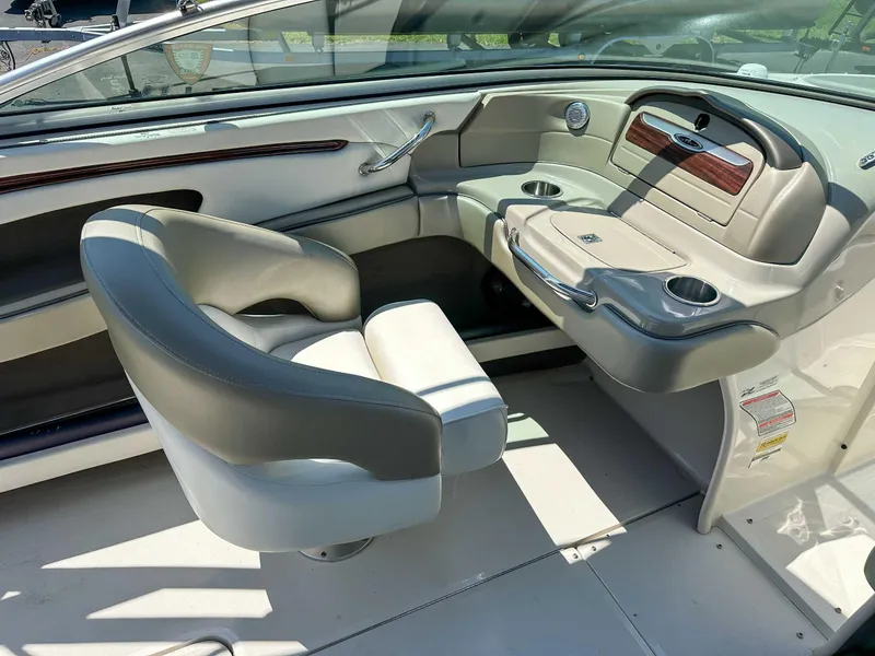 Slide: The Image of Sea Ray 220 Select 2006 - 15