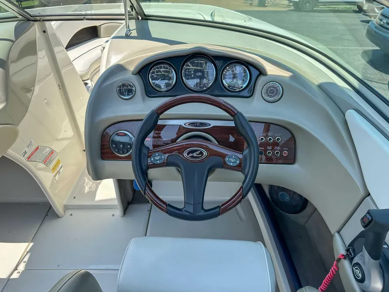 Slide: The Image of Sea Ray 220 Select 2006 - 16