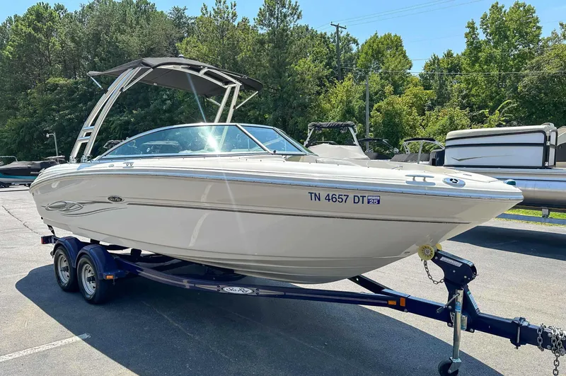 Slide: The Image of Sea Ray 220 Select 2006 - 5