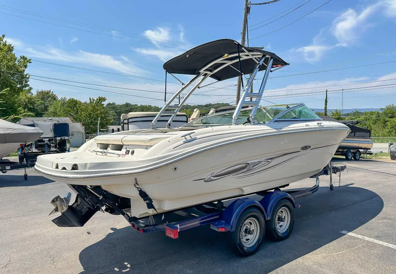 Slide: The Image of Sea Ray 220 Select 2006 - 7