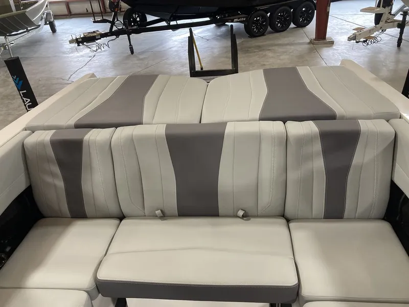 The Image of Malibu 21 LX 2026 - 0
